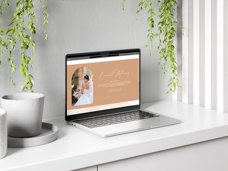 Webdesign für Kosmetikerin und Brautstylistin aus Moosburg – Startseite im Mockup gezeigt.